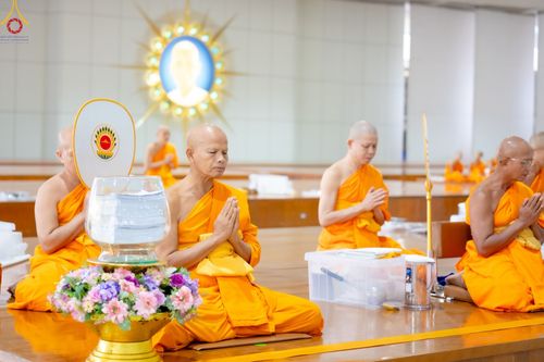 ภาพ No.136144:พิธีบุพเปตพลี ครั้งที่ 150 ร่วมอุทิศบุญให้แก่หมู่ญาติที่ล่วงลับไปแล้ว และสืบทอดอายุพระพุทธศาสนา วันอังคารที่ 7 พฤษภาคม พ.ศ. 2567 ( วันพระ แรม 14 ค่ำ เดือน 5 ) ณ หอฉันคุณยายอาจารย์ฯ วัดพระธรรมกาย