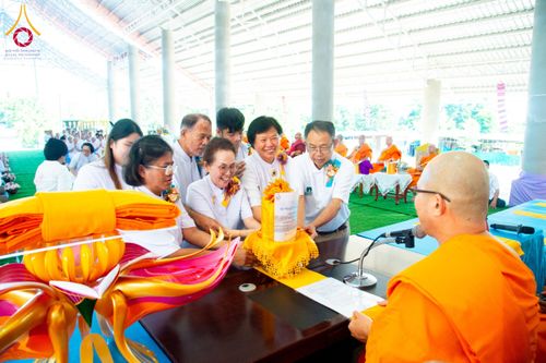 ภาพ No.179339:พิธีทอดกฐิน ณ ธุดงคสถานลำพูน อำเภอบ้านโฮ่ง จังหวัดลำพูน ในโครงการกฐินสามัคคีทั่วไทย 30,000 วัด บูชาธรรม 80 ปี หลวงพ่อธัมมชโย โดยคณะศิษยานุศิษย์วัดพระธรรมกาย วันที่ 15 พฤศจิกายน พ.ศ. 2567