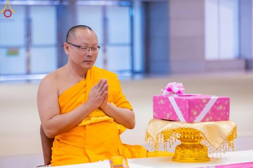 ภาพ No.57950:พิธีมุทิตาสักการะพระสังฆาธิการ ผู้ที่ได้รับพระราชทานเลื่อนและตั้งสมณศักดิ์ ปีพุทธศักราช 2567 วันอาทิตย์ที่ 28 เมษายน พ.ศ. 2567 ณ วัดพระธรรมกาย จ.ปทุมธานี