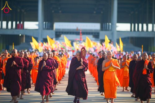 ภาพ No.178190:พิธีทอดผ้าป่าไทย-เมียนมา ครั้งที่ 7 วันอาทิตย์ที่ 1 ธันวาคม พ.ศ.2567 ณ สภาธรรมกายสากล  พระมหาธรรมกายเจดีย์ วัดพระธรรมกาย จ.ปทุมธานี