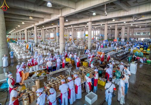 ภาพ No.219398:วันอังคารที่ 22 เมษายน พ.ศ. 2568 พิธีมอบปัจจัยช่วยเหลือครู 4 จังหวัดชายแดนภาคใต้ , พิธีกล่าวคำถวายอุปกรณ์ เพื่อเตรียมการต้อนรับคณะสงฆ์ฯ , พิธีกล่าวคำถวายภัตตาหารเป็นสังฆทาน , คณะสงฆ์ฉันภัตตาหารเพล  เนื่องในวันคุ้มครองโลก พิธีถวายมหาสังฆทานแด่คณะสงฆ์