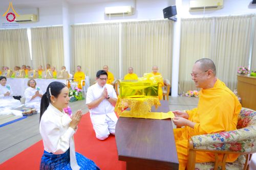 ภาพ No.197551:พิธีถวายสังฆทานคณะสงฆ์ 2 นิกายเชื่อมสัมพันธ์ไทย-เกาหลี วันอาทิตย์ที่ 5 มกราคม พ.ศ. 2568 ณ อาคารชมรมภาวนารักษ์ วัดพระธรรมกาย อำเภอคลองหลวง จังหวัดปทุมธานี