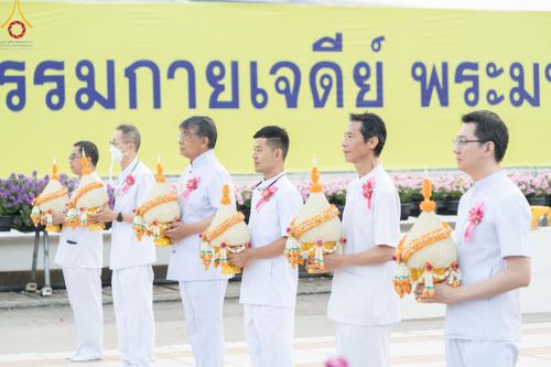 ภาพ No.133712:พิธีเวียนประทักษิณและพิธีวันทาเจดีย์ โครงการบรรพชาสามเณร ฟื้นฟูพระพุทธศาสนาทั่วไทย ณ วัดพระธรรมกาย วันเสาร์ที่ 6 เมษายน พ.ศ. 2567