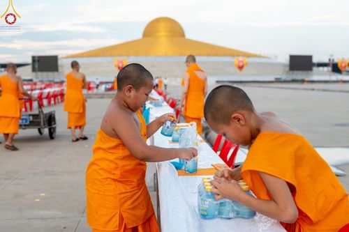 ภาพ No.218777:วันศุกร์ที่ 18 เมษายน พ.ศ. 2568 การเตรียมงานในลานธรรม , พระมหาธรรมกายเจดีย์ เพื่องานวันคุ้มครองโลก 22 เมษายน พ.ศ. 2568