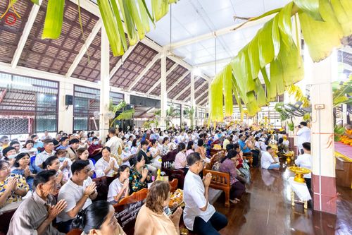 ภาพ No.162454:โครงการกฐินสามัคคีทั่วไทย 30,000 วัด  บูชาธรรม 80 ปี หลวงพ่อธัมมชโย  โดย คณะศิษยานุศิษย์วัดพระธรรมกาย ณ วัดลานตากฟ้า อ.นครชัยศรี จ.นครปฐม วันศุกร์ที่ 18 ตุลาคม พ.ศ. 2567