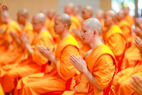 ภาพ No.145230:พิธีถวายผ้าอาบน้ำฝนและประทีปโคมไฟ ณ สภาธรรมกายสากล วัดพระธรรมกาย วันเสาร์ที่ 20 กรกฎาคม พ.ศ. 2567