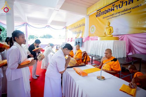 ภาพ No.274624:วันอาทิตย์ที่ 23 พฤศจิกายน พ.ศ. 2568 พิธีทอดผ้าป่าสามัคคี เพื่อระดมทุนสร้างกุฏิที่พักสามเณร ณ ศูนย์ปฏิบัติธรรมสวนผึ้ง จ.ราชบุรี