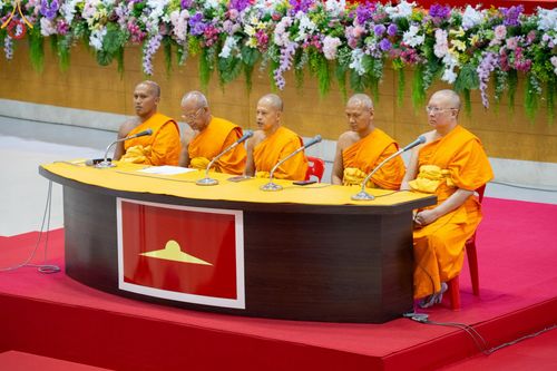 ภาพ No.212599:วันพฤหัสบดีที่ 20 มีนาคม พ.ศ. 2568 การประชุม 3 อาศรม วัดพระธรรมกาย เพื่องาน 22 เมษายน วันคุ้มครองโลก ถวายมหาสังฆทาน 40,000 กว่าวัดทั่วประเทศ