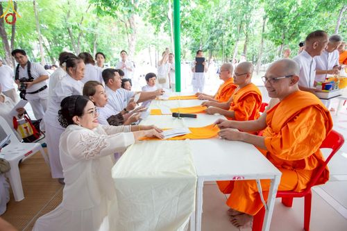 ภาพ No.217452:วันเสาร์ที่ 12 เมษายน พ.ศ. 2568 พิธีอุปสมบท ในโครงการอุปสมบทหมู่ บูชาธรรมหลวงพ่อธัมมชโย, โครงการธรรมทายาท ระดับอุดมศึกษา รุ่นที่ 52 ,  โครงการบวชพระนานาชาติ AEC & WAB CEO รุ่นที่ 4 ณ วัดพระธรรมกาย