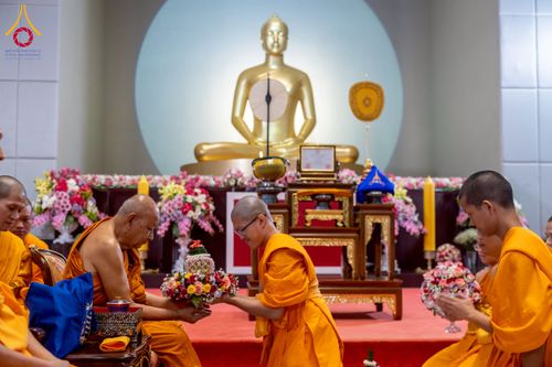 ภาพ No.231238:วันพฤหัสบดีที่ 3 กรกฏาคม พ.ศ. 2568 พิธีมุทิตาสักการะพระภิกษุนาคหลวง พระมหาพนาวัฒน์ ธมฺมนฺตคามี (จันทร์เผือก) เปรียญธรรม ๙ ประโยค ณ วัดพระธรรมกาย ปทุมธานี