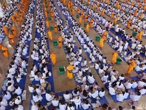 ภาพ No.75550:วัดพระธรรมกายจัด งานบุญวันอาทิตย์ต้นเดือน  มีกิจกรรมดังนี้ พิธีตักบาตร, พิธีบูชาข้าวพระ พระธรรมยาตรารับประกาศนียบัตร โครงการธรรมยาตราฯ ปีที่ 11 ในวันที่ 5 กุมภาพันธ์ พ.ศ. 2566 ณ วัดพระธรรมกาย อ.คลองหลวง จ.ปทุมธานี