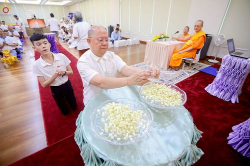 ภาพ No.245008:วันที่ 30-31 สิงหาคม พ.ศ. 2568 พิธีฉลองสมโภช พระบรมสารีริกธาตุ ณ วัดพระธรรมกายกัวลาลัมเปอร์ ประเทศมาเลเซีย เพื่ออัญเชิญไปประดิษฐาน ณ วัดพุทธมหาวิหาร ประเทศศรีลังกา