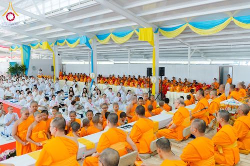 ภาพ No.174019:พิธีทอดกฐิน ศูนย์เบญจธรรม จ.ปทุมธานี ในโครงการกฐินสามัคคีทั่วไทย 30,000 วัด บูชาธรรม 80 ปี หลวงพ่อธัมมชโย โดยคณะศิษยานุศิษย์วัดพระธรรมกาย วันที่ 11 พฤศจิกายน พ.ศ. 2567