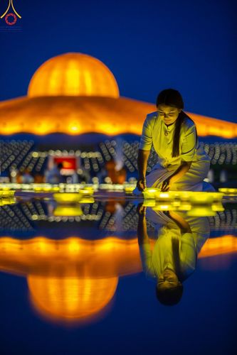 ภาพ No.154806:พิธีจุดประทีป, พิธีฉลองชัยสวดมนต์บทธัมมจักกัปปวัตนสูตร ณ มหารัตนวิหารคด วัดพระธรรมกาย วันอังคารที่ 17 กันยายน พ.ศ. 2567