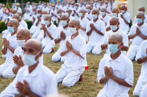 ภาพ No.75922:พิธีบรรพชาสามเณร ณ วัดปันชารี สันติปูร์ อรัญกฏิ เมืองคาร์กาชารี ประเทศบังกลาเทศ วันที่ 10 กุมภาพันธ์ พ.ศ. 2566