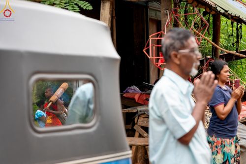 ภาพ No.140678:PhotoStory มหาศรัทธา ธรรมยาตราศรีลังกา EP.4 โครงการสยาม-ลังกา ธรรมยาตรา ฉลองเทศกาลวิสาขบูชาแห่งชาติ ศรีลังกา  บูชาธรรม 80 ปีหลวงพ่อธัมมชโย เส้นทางจาก เมืองดัมบูลลา ไปยัง เมืองมาตะเล  ตั้งแต่วันที่ 17-20 พฤษภาคม พ.ศ. 2567