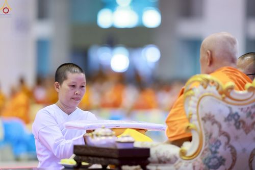 ภาพ No.236209:วันที่ 3 สิงหาคม พ.ศ. 2568 พิธีมุทิตาสักการะพระภิกษุ ผู้สอบได้เปรียญธรรม 9 ประโยค ระดับโลก ปีที่ 37, พิธีมอบโล่และทุนการศึกษา สำนักเรียนบาลีดีเด่นทั่วประเทศ ณ ห้องแก้วสารพัดนึก 1 วัดพระธรรมกาย