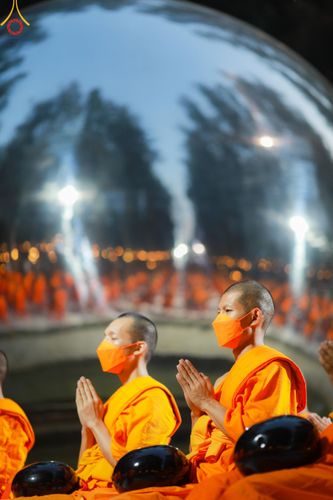 ภาพ No.107370:พิธีตักบาตรพระธรรมยาตราฯ ในโครงการธรรมยาตรากตัญญูบูชา มหาปูชนียาจารย์ พระมงคลเทพมุนี(สด จนฺทสโร) พระผู้ปราบมาร ปีที่ 12 ณ อนุสรณ์สถานมหาวิหารพระมงคลเทพมุนี อ.สองพี่น้อง จ.สุพรรณบุรี วันที่ 7 มกราคม พ.ศ. 2567
