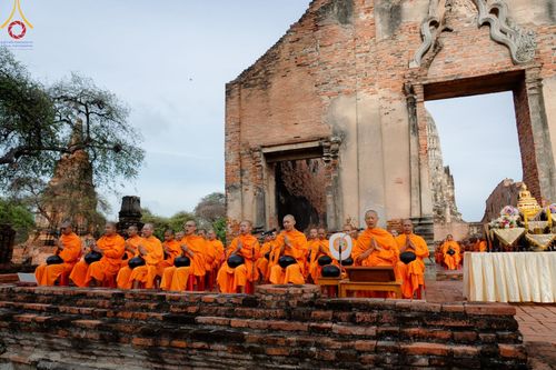 ภาพ No.138520:พิธีตักบาตร วัดราชบูรณะ จ.พระนครศรีอยุธยา วันที่ 25 พฤษภาคม พ.ศ.2567