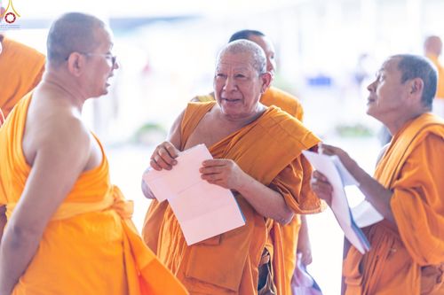 ภาพ No.235928:วันที่ 3 สิงหาคม พ.ศ. 2568 ภาพบรรยากาศ การต้อนรับปฎิสันถาร ของคณะสงฆ์ ในวันสมาธิโลก พิธีถวายมหาสังฆทาน 2,000 กว่าวัด ณ วัดพระธรรมกาย