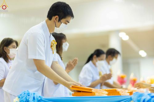 ภาพ No.89043:พิธีทอดผ้าป่าสมทบกฐินครั้งที่ 2 วันศุกร์ที่ 29 กันยายน พ.ศ. 2566 วันเพ็ญขึ้น 15 ค่ำ เดือน 10 ณ ห้องแก้วสารพัดนึก 1 วัดพระธรรมกาย