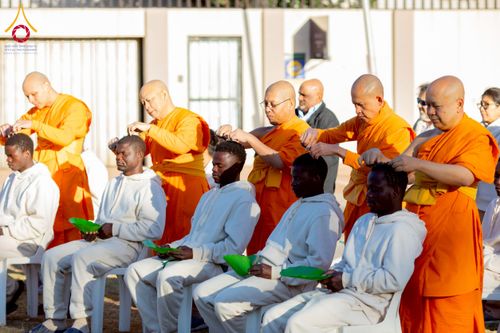 ภาพ No.231156:วันศุกร์ที่ 27 มิถุนายน พ.ศ. 2568 พิธีตัดปอยผมและพิธีปลงผมนาคธรรมทายาทแห่งทวีปแอฟริกา พ.ศ. 2568  โครงการบรรพชาอุปสมบทพระธรรมทายาทนานาชาติแห่งทวีปแอฟริกา ครั้งที่ 2 ณ วัดพระธรรมกายโจฮันเนสเบิร์ก สาธารณรัฐแอฟริกาใต้