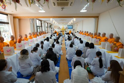 ภาพ No.132170:พิธีประดิษฐานยอดอุโบสถ บูชาธรรม 80 ปี หลวงพ่อธัมมชโย ณ วัดพระธรรมกายโทชิหงิ ประเทศญี่ปุ่น วันอาทิตย์ที่ 24 มีนาคม พ.ศ. 2567