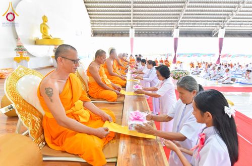 ภาพ No.174224:พิธีทอดกฐินสามัคคีสร้างทุกสิ่ง ปีที่ 8 ณ ธุดงคสถานอำนาจเจริญ ในโครงการกฐินสามัคคีทั่วไทย 30,000 วัด บูชาธรรม 80 ปี หลวงพ่อธัมมชโย โดยคณะศิษยานุศิษย์วัดพระธรรมกาย วันที่ 10 พฤศจิกายน พ.ศ. 2567