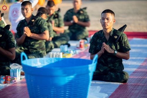 ภาพ No.211911:วันจันทร์ที่ 17 มีนาคม พ.ศ. 2568 พิธีตักบาตรพระกว่า 300 รูป ฉลองพิธีประดิษฐานพระบรมสารีริกธาตุ ณ ปทุมเจดีย์ เจดีย์พระพุทธเจ้า 5 พระองค์ ศูนย์อบรมเยาวชนปัตตานี บ้านโคกดีปลี ตำบลตุยง อำเภอหนองจิก จังหวัดปัตตานี