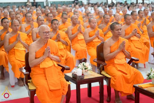 ภาพ No.262474:วันที่ 30 ตุลาคม พ.ศ. 2568 พสกนิกรอำเภอคลองหลวง จัดพิธีบำเพ็ญกุศลสัตตมวาร ถวายพระราชกุศลแด่สมเด็จพระพันปีหลวง ณ วัดพระธรรมกาย