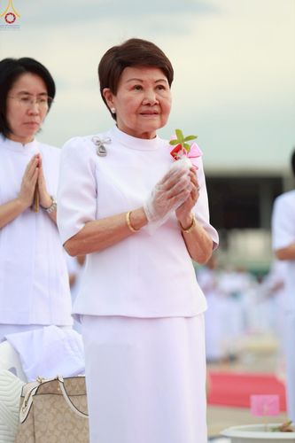 ภาพ No.253080:วันที่ 10 ตุลาคม พ.ศ. 2568 พิธีปลูกต้นทรัพย์บานชื่น ณ ลานธรรม วัดพระธรรมกาย