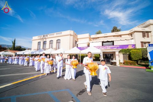ภาพ No.179836:พิธีทอดกฐินบรมจักรพรรดิ สร้างอุโบสถ 80 ปี บูชาธรรมหลวงพ่อธัมมชโย ณ วัดพระธรรมกายแคลิฟอร์เนีย ประเทศสหรัฐอเมริกา วันอาทิตย์ที่ 10 พฤศจิกายน พ.ศ. 2567