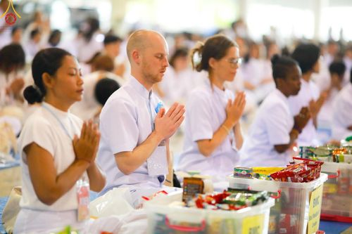 ภาพ No.124419:พิธีตักบาตรในวันมาฆบูชา ณ บ้านแก้วเรือนทองคุณยายฯ วัดพระธรรมกาย จ.ปทุมธานี วันเสาร์ที่ 24 กุมภาพันธ์ พ.ศ. 2567