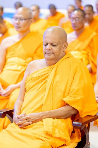 ภาพ No.159963:พิธีปฎิบัติธรรม , พิธีสักการะพระมงคลเทพมุนี (สด จนฺทสโร) พระผู้ปราบมาร ณ สภาธรรมกายสากล วัดพระธรรมกาย วันพฤหัสบดีที่ 10 ตุลาคม พ.ศ. 2567