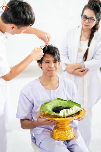 ภาพ No.140254:พิธีตัดปอยผมและปลงผม โครงการอุปสมบทหมู่ธรรมทายาท ระดับอุดมศึกษา รุ่นที่ 51 ภาคฤดูฝน วันเสาร์ที่ 8 มิถุนายน พ.ศ.2567 ณ มหารัตนวิหารคด 9 วัดพระธรรมกาย