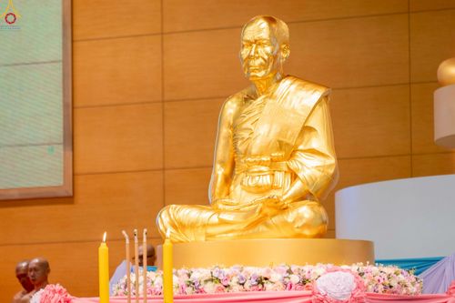 ภาพ No.243602:วันอาทิตย์ที่ 7 กันยายน พ.ศ. 2568 พิธีบูชาครูผู้ค้นพบวิชชาธรรมกาย , พิธีบูชาข้าวพระ ณ สภาธรรมกายสากล วัดพระธรรมกาย