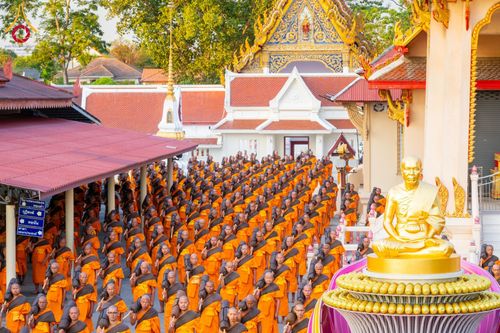 ภาพ No.197054:พระธรรมยาตราปฏิบัติธรรม และถ่ายภาพหมู่ประวัติศาสตร์ ณ วัดโบสถ์(บน) ตำบลบางคูเวียง อำเภอบางกรวย จังหวัดนนทบุรี ในโครงการธรรมยาตรา กตัญญูบูชา มหาปูชนียาจารย์ พระมงคลเทพมุนี(สด จนฺทสโร) พระผู้ปราบมาร อนุสรณ์สถาน 7 แห่ง ปีที่ 13 วันที่ 18 มกราคม พ.ศ. 2568
