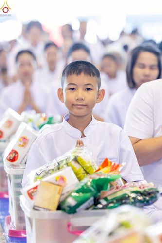 ภาพ No.243472:วันที่ 7 กันยายน พ.ศ. 2568 พิธีตักบาตร ข้าวสารอาหารแห้ง ในวันครูผู้ค้นพบวิชชาธรรมกาย ณ บ้านแก้วเรือนทองคุณยายฯ สภาธรรมกายสากล วัดพระธรรมกาย