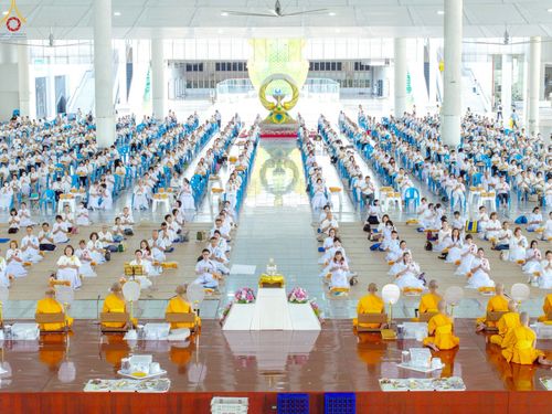 ภาพ No.240071:วันเสาร์ที่ 23 สิงหาคม พ.ศ. 2568 (วันพระ แรม 14 ค่ำ เดือน 9) พิธีบุพเปตพลี ครั้งที่ 169 ร่วมอุทิศบุญแด่หมู่ญาติที่ล่วงลับไปแล้ว และสืบทอดอายุพระพุทธศาสนา ณ หอฉันคุณยายอาจารย์ฯ วัดพระธรรมกาย