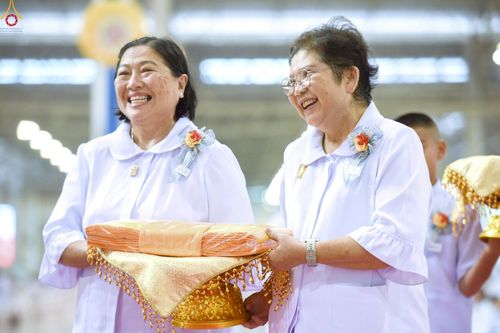 ภาพ No.243921:วันอาทิตย์ที่ 7 กันยายน พ.ศ. 2568 พิธีทอดผ้าป่าสมทบกฐินวัดพระธรรมกาย และสมทบกฐิน 30,000 วัดทั่วไทย ครั้งที่ 2 ณ ห้องแก้วสารพัดนึก 1 วัดพระธรรมกาย