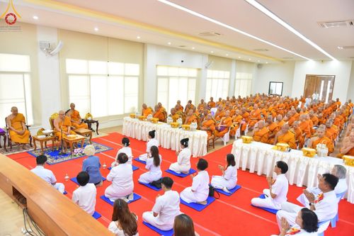 ภาพ No.132465:พิธีถวายมหาสังฆทานจันทบุรี 132 วัด บูชาธรรม 80 ปี หลวงพ่อธัมมชโย วันจันทร์ที่ 25 มีนาคม พ.ศ. 2567 ณ ศูนย์ปฏิบัติธรรมจันทบุรี