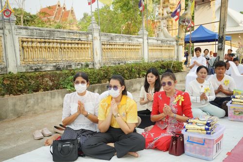 ภาพ No.135389:โครงการตักบาตรข้าวสารอาหารแห้งพระภิกษุสามเณร ๑,๐๐๐ รูป วันอังคารที่ ๙ เมษายน พ.ศ.๒๕๖๗ ณ ถนนหน้าที่ว่าการอำเภอคลองขลุง (เส้นเลียบแม่น้ำปิง) ตำบลคลองขลุง อำเภอคลองขลุง จังหวัดกำแพงเพชร