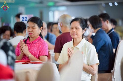 ภาพ No.224838:วันเสาร์ ที่ 10 พฤษภาคม พ.ศ. 2568 วัดพระธรรมกายฮ่องกง จัดพิธีปล่อยปลา บนเรือใหญ่บนอ่าวฮ่องกง และจัดพิธีถวายมหาสังฆทานกลางทะเล ประจำปี 2568 เนื่องในสัปดาห์วิสาขบูชาโลก