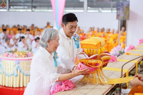 ภาพ No.272270:วันเสาร์ที่ 1 พฤศจิกายน พ.ศ. 2568 พิธีทอดกฐินสามัคคี สร้างกุฏิหมู่สามเณร ณ ศูนย์ปฏิบัติธรรมเบญจธรรม ปทุมธานี  ต.บ้านปทุม อ.สามโคก จ.ปทุมธานี