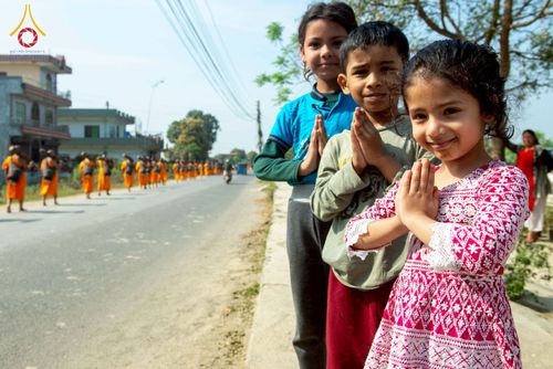 ภาพ No.212894:วันที่ 14 - 15 มีนาคม พ.ศ. 2568 คณะสงฆ์และสามเณรเดินธรรมยาตรา ในโครงการบวชสามเณรเนปาล 500 รูป ไปยังสถานที่รอบมายาเทวีและลุมพินีเกรด ณ ลุมพินี ประเทศเนปาล