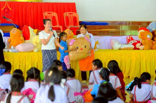 ภาพ No.274856:วันที่ 28 พฤศจิกายน พ.ศ. 2568 รวมพลังเด็กดี V-Star ผู้นำฟื้นฟูศีลธรรมโลก ประจำปี 2568 จังหวัดอุบลราชธานี ณ วัดป่าอุบลแก้ว อ.วารินชำราบ จ.อุบลราชธานี