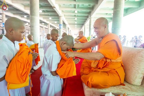 ภาพ No.134146:พิธีบรรพชาสามเณร โครงการบรรพชาสามเณร ฟื้นฟูพระพุทธศาสนาทั่วไทย ศูนย์อบรมวัดพระธรรมกาย วันเสาร์ที่ 6 เมษายน พ.ศ. 2567