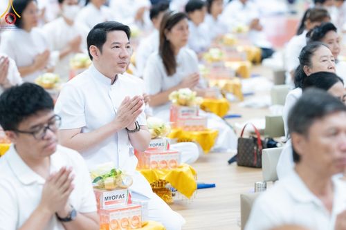ภาพ No.149057:พิธีถวายคิลานเภสัชและอุปกรณ์ทางการแพทย์ เนื่องในวันธรรมชัย วันอาทิตย์ที่ 18 สิงหาคม พ.ศ. 2567 ณ ห้องแก้วสารพัดนึก 2 สภาธรรมกายสากล วัดพระธรรมกาย