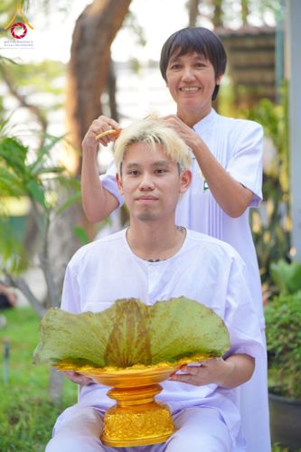 ภาพ No.135708:พิธีปลงผมธรรมทายาท โครงการบรรพชาและอุปสมบทหมู่ รุ่นบูชาธรรม 80 ปี หลวงพ่อธัมมชโย ณ หมู่บ้านบรรลุธรรม วัดพระธรรมกาย วันที่ 7 เมษายน พ.ศ. 2567