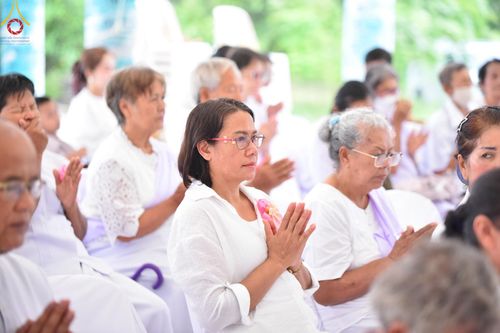 ภาพ No.158106:พิธีทอดผ้าป่า ติดตั้งแผ่นสิริฉะทะนะรัสมี(หลังคา) อาคาร 80 ปี หลวงพ่อธัมมชโย วันอาทิตย์ที่ 22 กันยายน พ.ศ. 2567 ณ ศูนย์ปฏิบัติธรรมวิหารแดง อ.วิหารแดง จ.สระบุรี